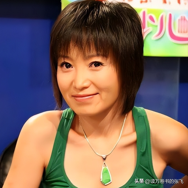 她连上5次春晚，私下却和恩师同居怀孕被骗流产，今57岁依然单身