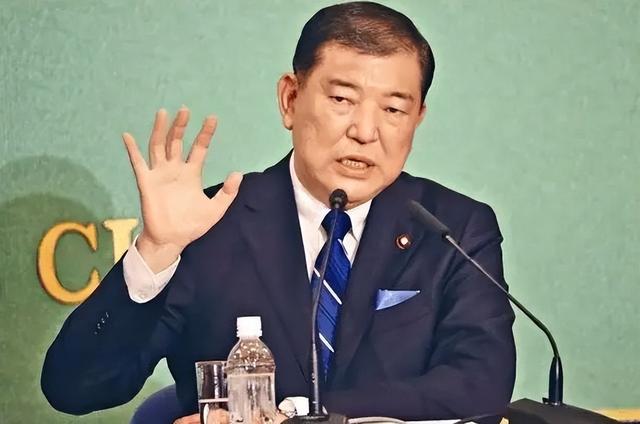 出大事了，日本首相或被迫下台？俄向日本发出警告，美向日本派兵