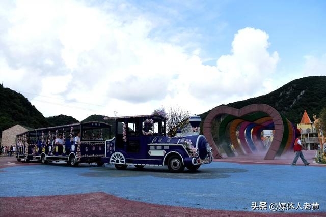 六盘水梅花山开启"童话+非遗"避暑季奇幻之旅