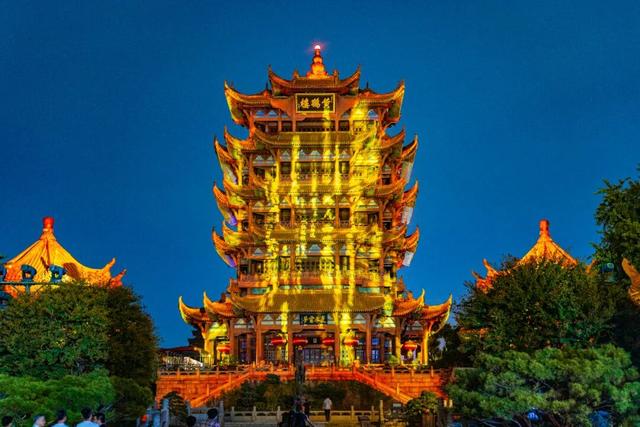 “夜上黄鹤楼”闪耀“我喜爱的湖北品牌”，荣膺银奖！