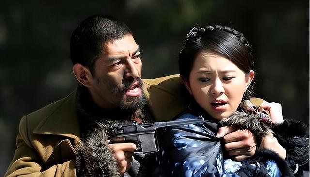 土匪马玉仁洗劫小镇，掳走几十个姑娘，却被国共双方共同认作英雄