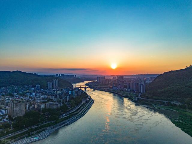 宜宾惊掉下巴	，泸州直呼离谱，合江直接杀疯了！