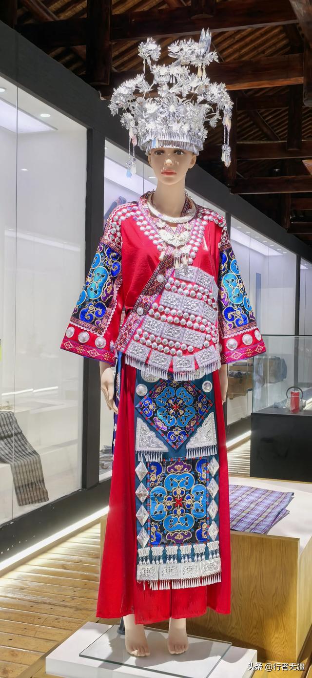 多彩贵州自驾游之黔西南州兴义篇：万峰林与马岭河峡谷的山水交响