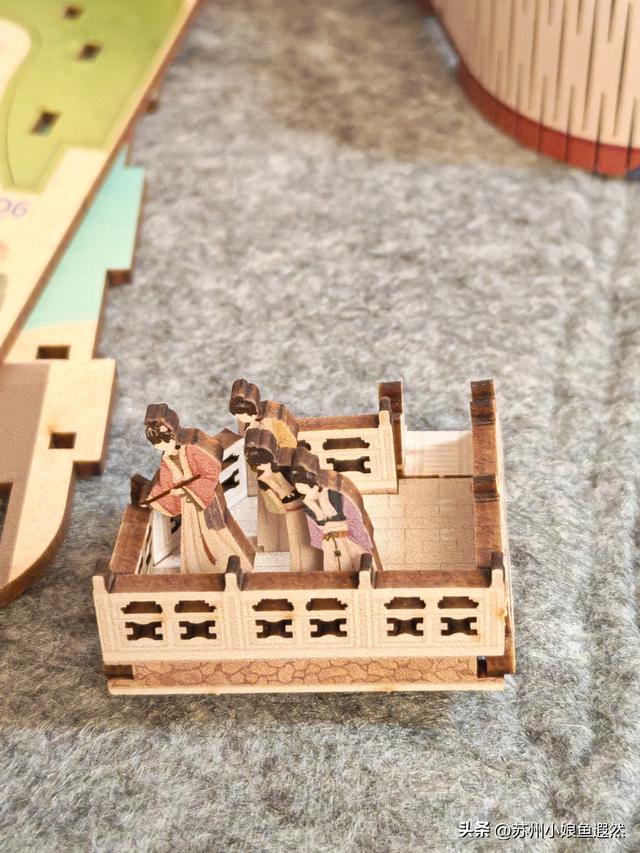 一帧凤冠、一曲红楼、一台风车：这些文创里竟藏着文化与时光？