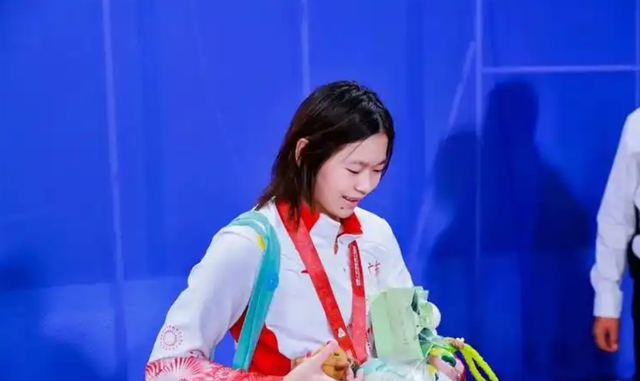 没想到，全红婵全运会跳水双人赛落败后，竟因一特殊举动口碑暴涨