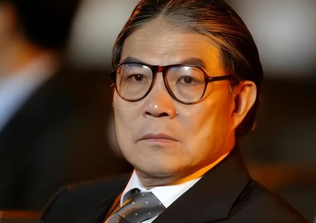 郭晶晶也没想到，79岁公公霍震霆再破天花板，让整个豪门圈沉默了