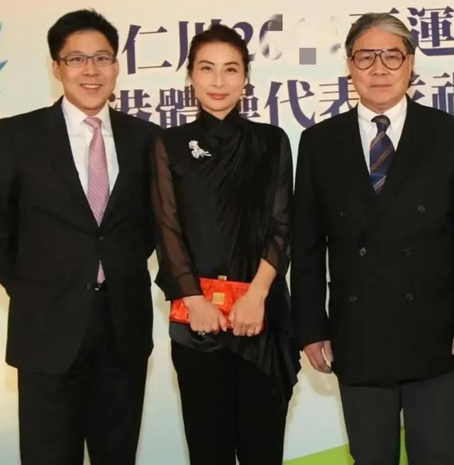 郭晶晶代言出事没一周	，令人担心的事发生，霍启刚的做法让人意外