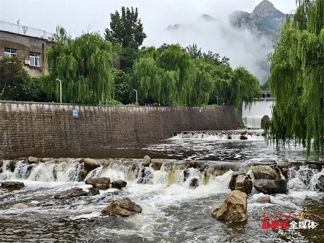 雨润龙潭 飞瀑如练