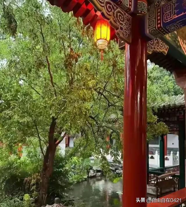 李湘在平台晒自家北京小院，大到让网友以为是景区，真的太有钱了