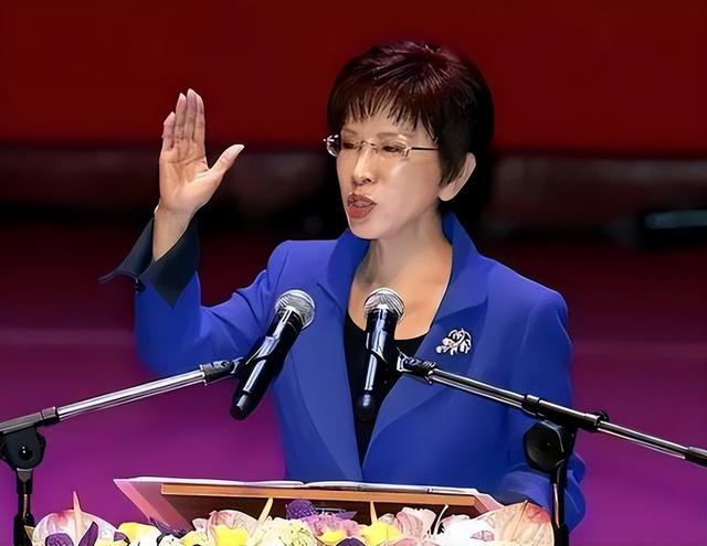 洪秀柱登上天安门，赖清德当局称“回来就抓”，大陆六字预言结局