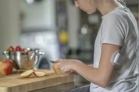 年轻人陷入血糖焦虑，捧红动态血糖仪，成减肥搭子图片