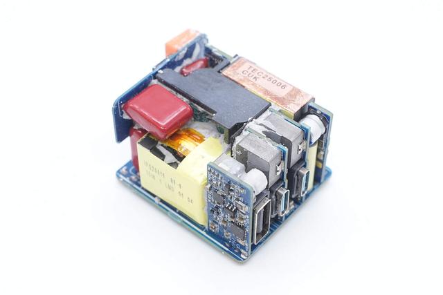 小米120W澎湃秒充+100W PD快充，酷态科10号超级电能充mini拆解