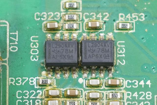 重达18斤的大块头，内部全是灰，麦格米特15kW充电模块拆解