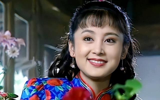 长得太美被导演占为己有，4年后生下大明星儿子，16就开始争光了