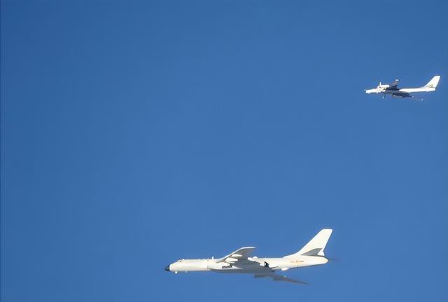 出大事了，美俄同时警告日本	，中国对日本打出王牌，高市开始急了