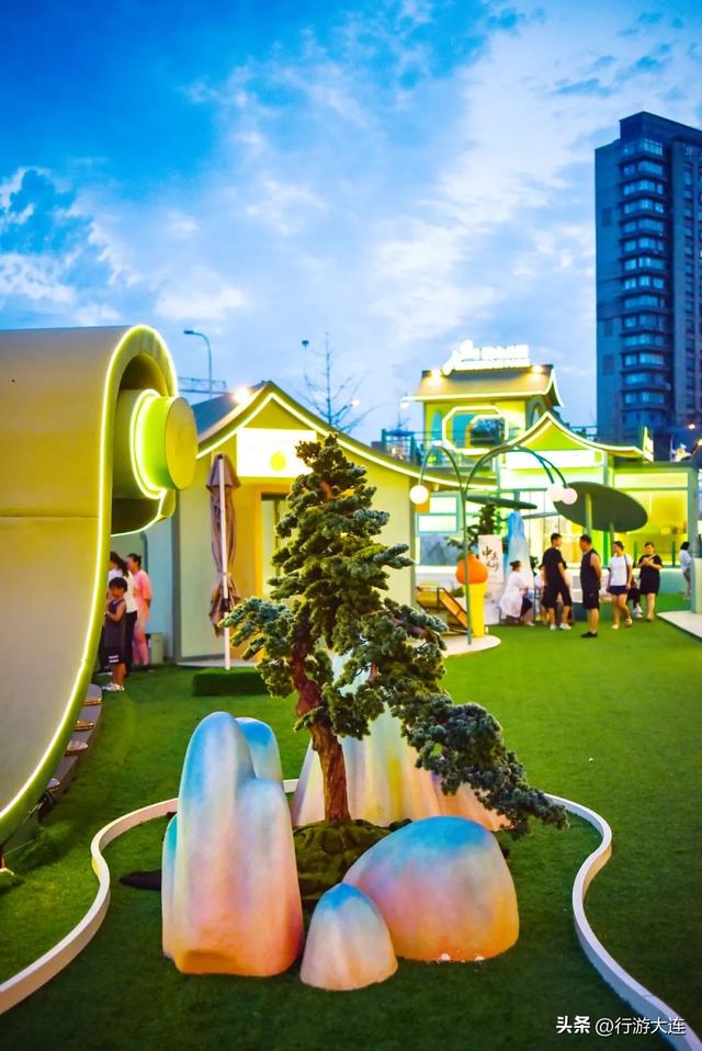 青年街区、东方游园、动物探险，大连的夜精彩不断！