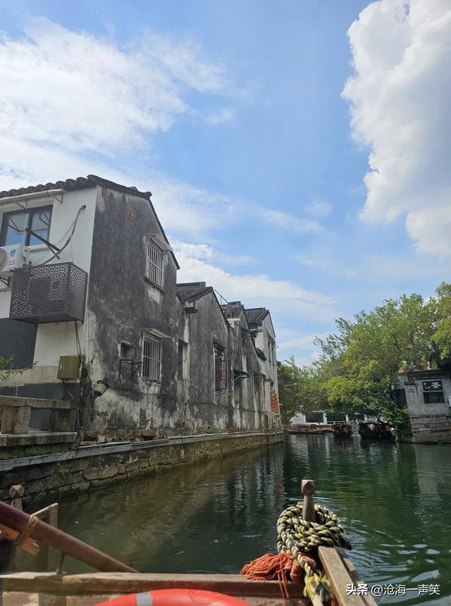苏州平江路乌篷船的悠悠歌声，一部古代文化与现代文明的交汇