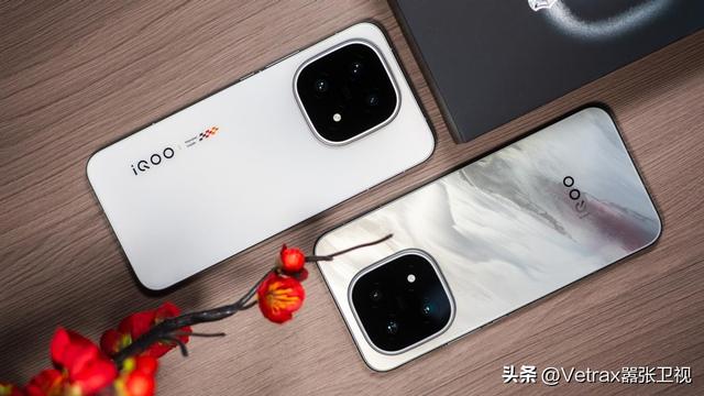 iQOO 15：以全能最强“光”，致玩家