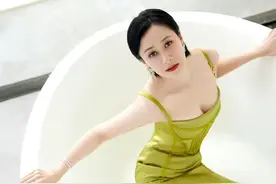 内衣女神——倪虹洁，时隔多年身材依旧火辣！多少人的童年幻想想图片