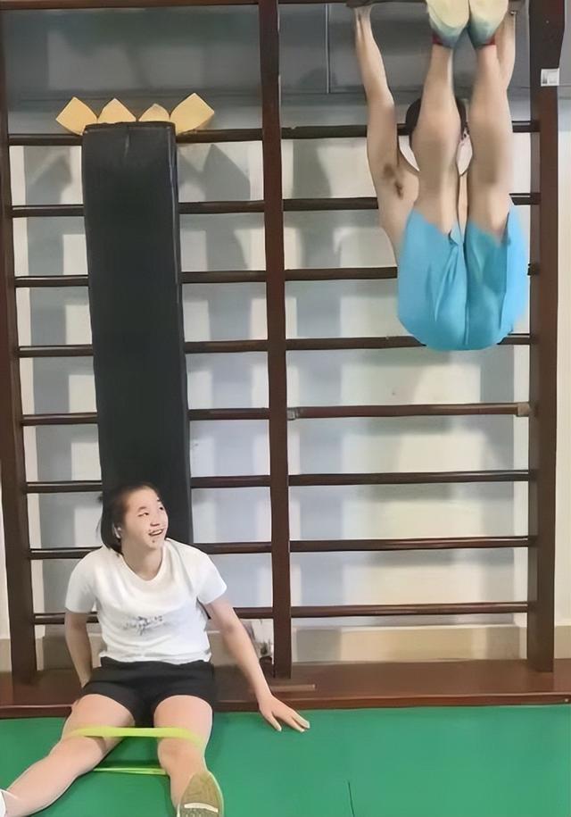 全红婵近照曝光，变瘦“打脸”黑粉，多个教练赞其训练刻苦