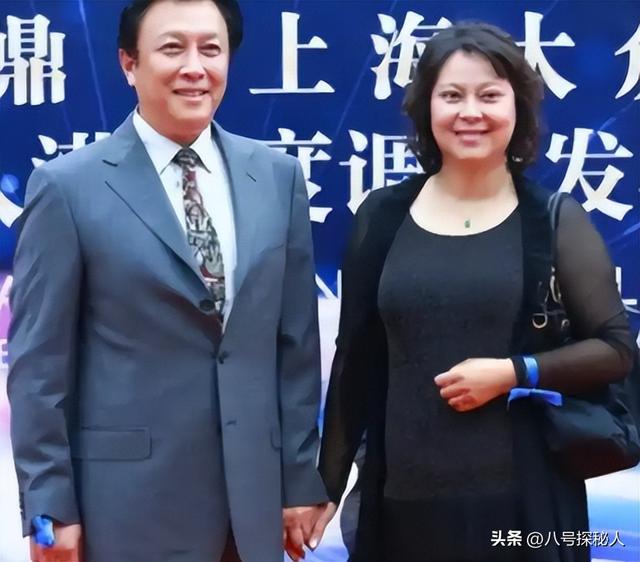 唐国强的“糟心事”：两个儿子都是残疾，难怪他73岁也不敢退休！