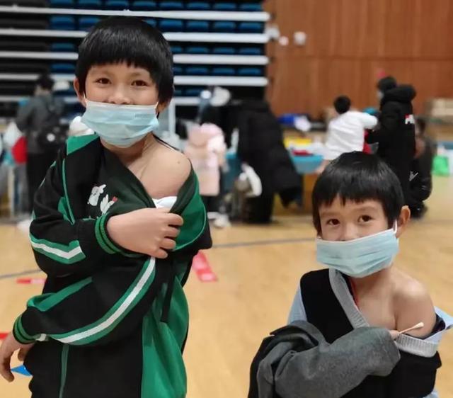 我,37岁法国人,清华硕士,中国生活13年获永久居住权,非常自豪