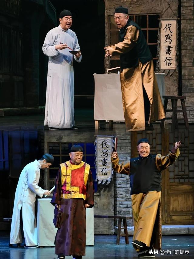 事实证明，被传卖掉上亿豪宅移民美国的王刚，已经走上另一条大道