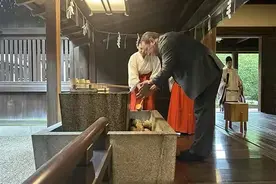 乌克兰公开挑战共识底线，为拉近与日本关系，派大使参拜神社，图片