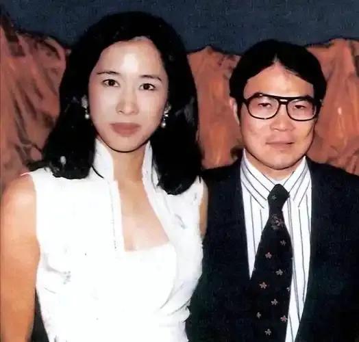 郭晶晶也没想到，79岁公公霍震霆再破天花板，让整个豪门圈沉默了