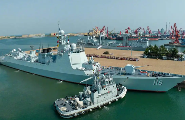 朝鲜核潜艇正式亮相！8700吨巨兽，半岛安全格局正在彻底改写？