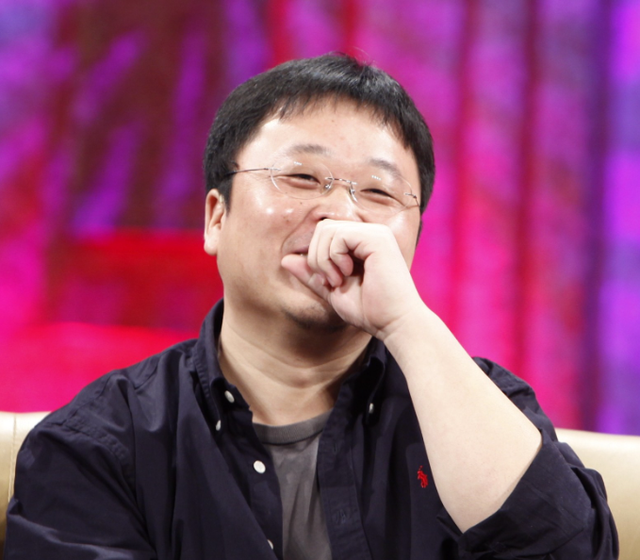 偷鸡不成蚀把米？以为能“捧杀”董宇辉，没成想自己被扒个底朝天