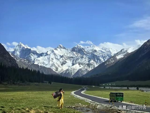 独库公路将被取代，新疆未来三大超级工程彻底改变天山旅游局布局
