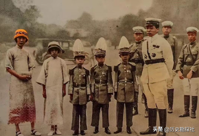 91岁于凤至美国豪宅留影，满头白发面容消瘦，苦等张学良50多年