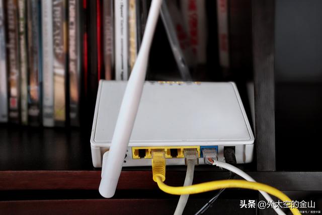 光猫 LOS 指示灯闪烁红灯的原因及解决方法