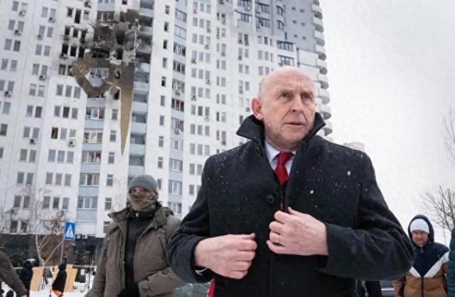 出大事了，俄军突发斩首行动，特朗普意外翻脸	，英法德果断下令