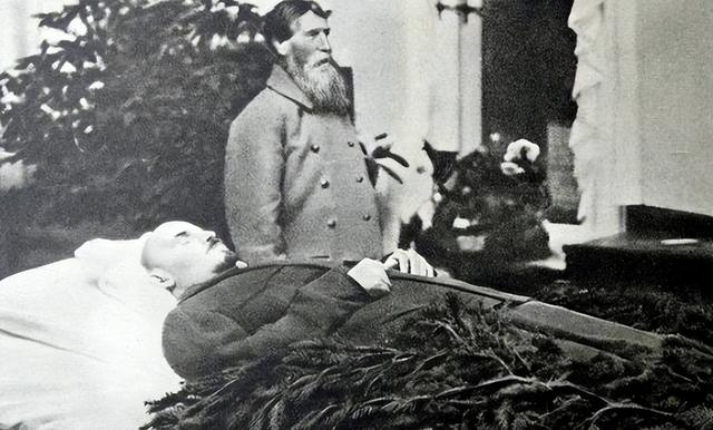 毛主席遗体防腐每年花费引质疑，徐静坦言：天价护理费说法是误解