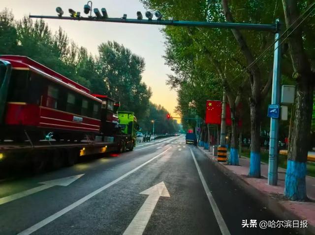 让童趣穿越四季！儿童公园第六代升级版小火车落地冰城，“十一”正式载客