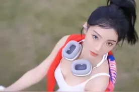 主持人马卉“直播露不雅照”：这是油画，遭全网永久封禁直播权限图片