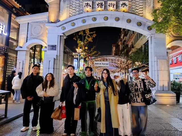 【外眼看云南】越南博主昆明一日“深度游”，感受春城多元魅力