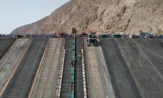 新疆在建的最大水库：蓄水11.7亿立方米，年发电量19亿度！