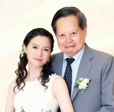 杨振宁长子杨光诺：感谢继母翁帆，这些年她是全家最温暖的依靠