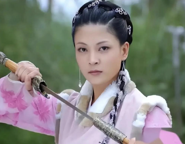 91岁泰斗再婚，44岁年龄差被嘲“爷孙恋”，妻子年轻貌美