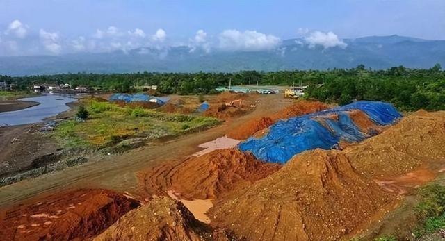 日本天皇亲自出山，对中国的反击正式开始，高市早苗憋出了一妙计