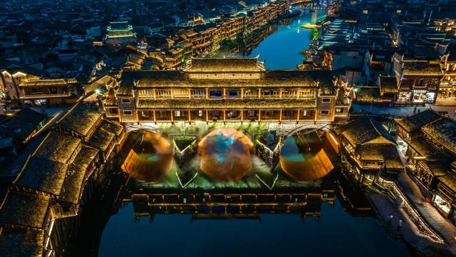 想玩点不一样，这个冬天，让我们去湘西过大年！