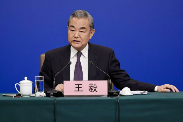 看到鲁比奥专机绕飞亚洲才明白：不是中国不让他进，是他根本不配