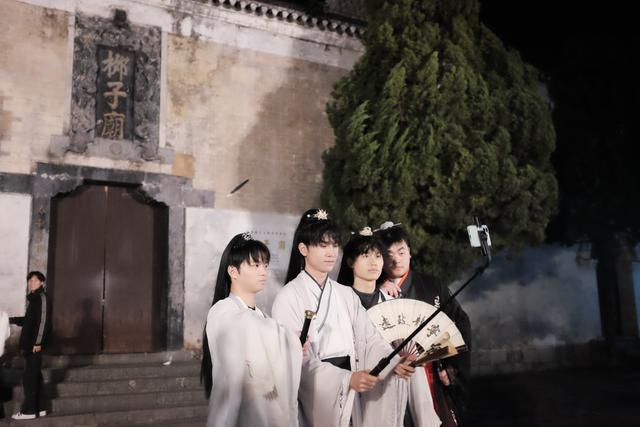 永州博物馆的双重惊喜：女书文字和唐宋名家书法石刻