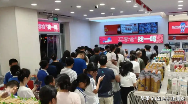 3年利润翻3倍！58岁老板靠卖奥特曼饼干，要把零食店干上市了