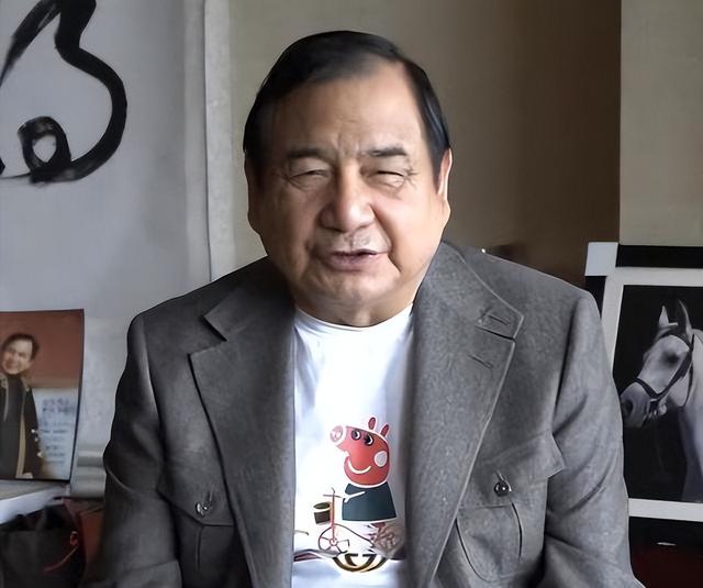 京A88888的车主是谁？多国首脑在他的车上签名，一辆车价值2个亿