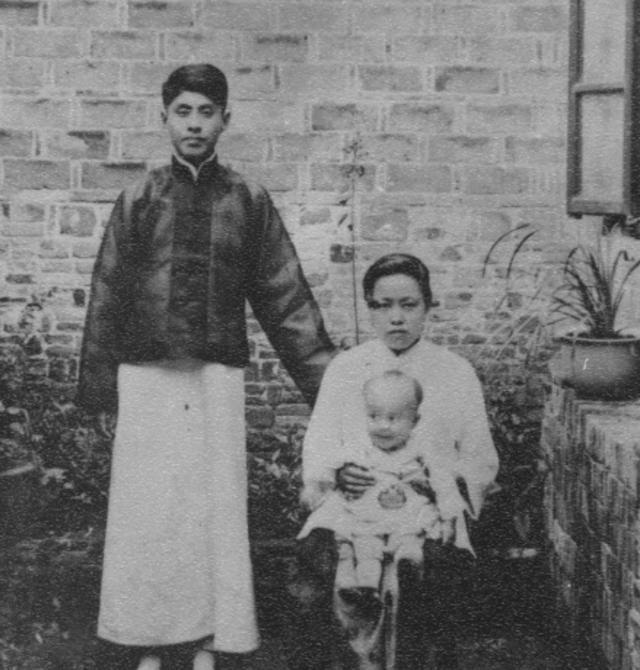 杨振宁去世一天，翁帆终于发声，字字催泪，清华大学的举动太感人