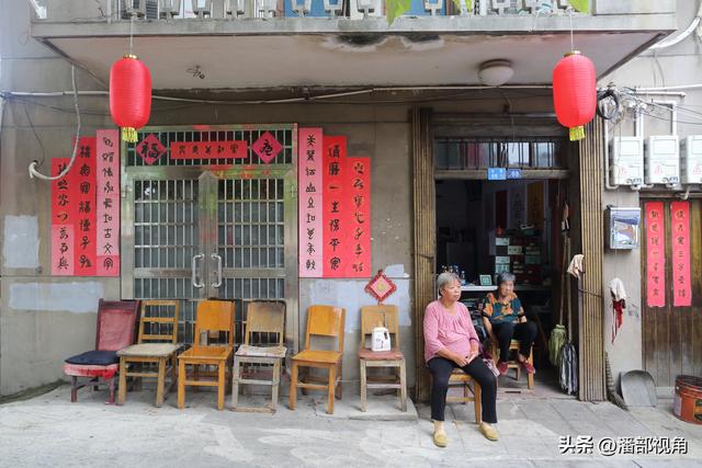 2005年国庆，南泉街上走了一圈，随便拍了一组当地人生活
